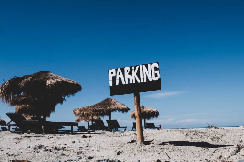 Wat is domeinnaam parkeren en hoe parkeer je er zelf een?